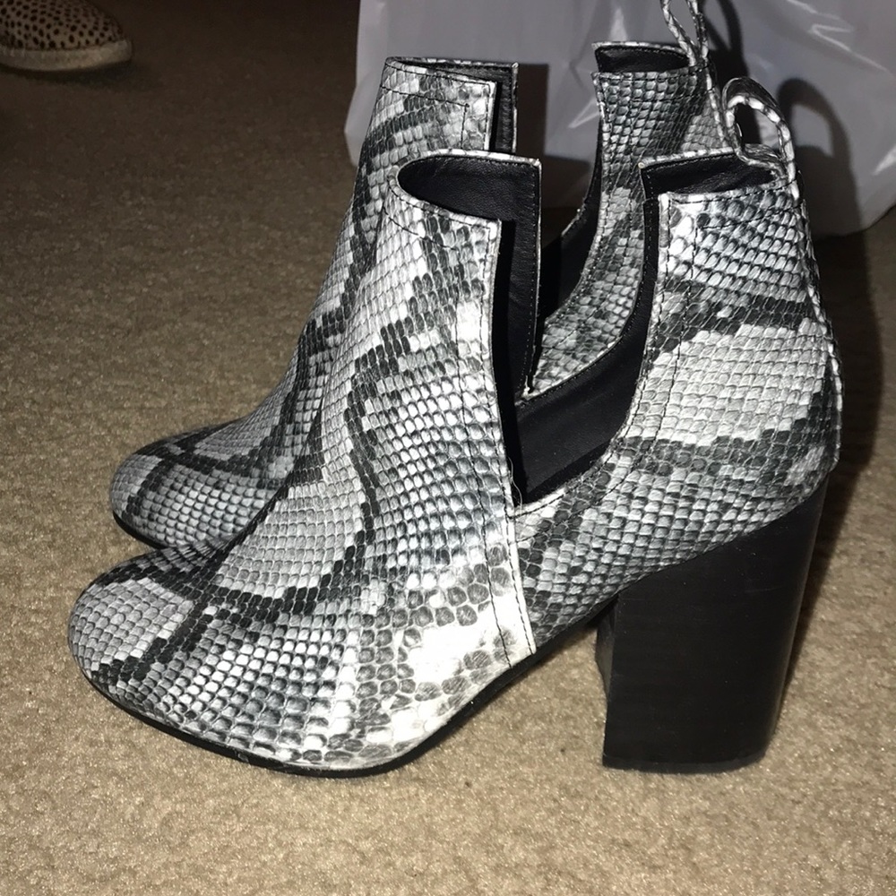 Steve Madden snake skin booties!